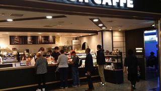 国際線ターミナルゲート内の喫茶店