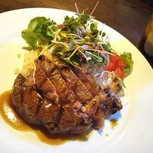 炭焼きステーキライス