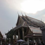 タイの寺院って感じ