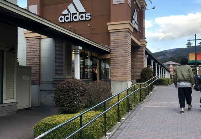アディダス 御殿場プレミアムアウトレット店 クチコミ アクセス 営業時間 御殿場 フォートラベル アディダス 御殿場プレミアムアウトレット店 クチコミ アクセス 営業時間 御殿場 フォートラベル