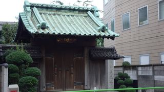 沖田総司のお墓が有る事でも知られる