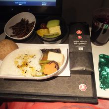 NRT-IST：機内食②　和洋あったが問答無用で和食にされた