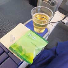 NRT-BOM：スパークリングワインとおつまみ