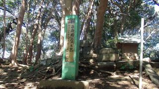 三浦半島散策(2)の途中、東叶神社境内にある勝海舟断食の跡 に寄りました