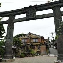 ここから門前町が始まる、感じだ