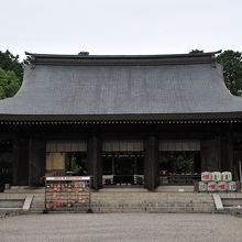 本当に清冽な神社だ