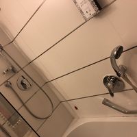 バスタブ、可動式シャワー、２つ