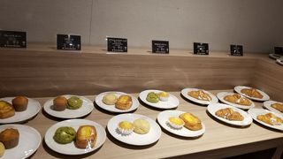 新型コロナ対応のためフードメニュー変更中