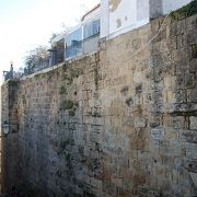 石造りの古い壁