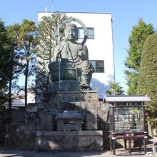 大きな子育地蔵