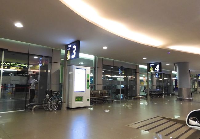 ペナン国際空港 (PEN)        Penang International Airport (Bayan Lepas International Airport)