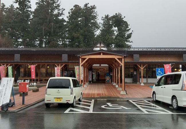 栃木県那珂川町の道の駅ばとうで蕎麦を頂きました。