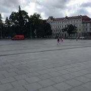 大聖堂横の広い広場