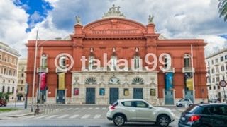 ペトゥルッツェッリ 劇場