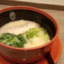 濃厚なスープが病みつきになります。