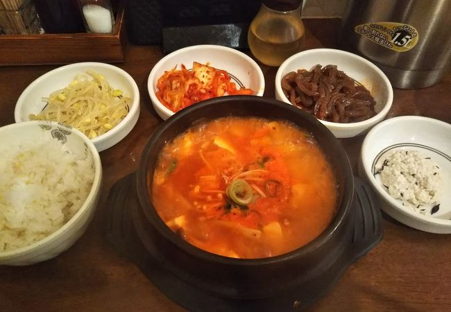 韓国家庭料理のお店です