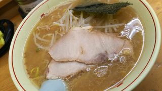 大塚駅前の黄色い店