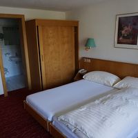 部屋は広く、清潔です。