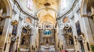 主祭壇をはじめとした祭壇の彫刻が見事でした。