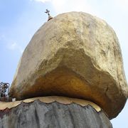 とにかく不思議な岩！