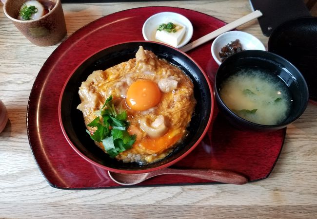 親子丼看板メニューです