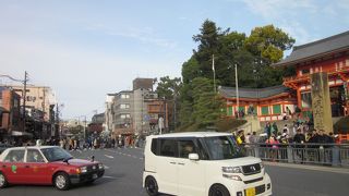 四条通りの先にあります