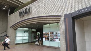 案内図は分かりやすい物に改善し、設置場所も増やして欲しいですね。