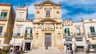 レッチェの旧市街のサントロンツォ広場にある教会です。