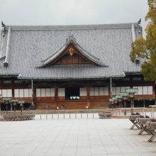 天理教教会本部南側