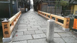 きれいな石畳の橋でした