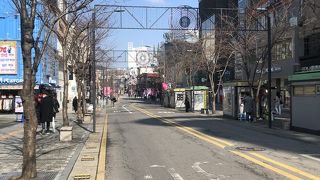 賑やかな学生街