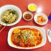 粉食店（←ブンシク店は、簡単に言うと韓国の安い食堂