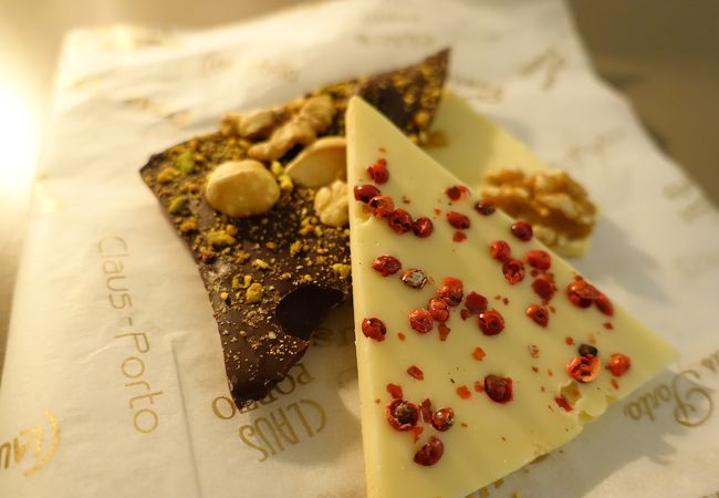 ピンクペッパーのチョコレート