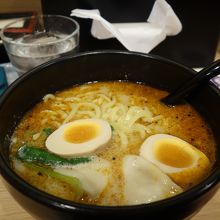 拉麺 ２辛 トッピング３種で７００円