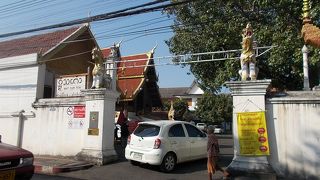 旧市街地の東寄りにあります。