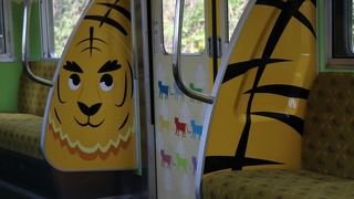 動物のラッピング車両