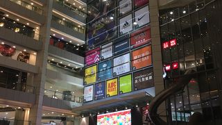 台中駅の目の前のショッピングモール