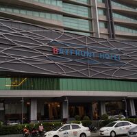 新しい感じの佇まい