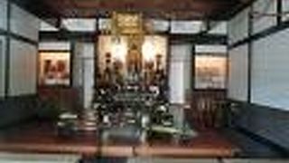 伊庭八郎のお墓があります