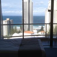 前の建物がやや邪魔ですが、オーシャンビューです