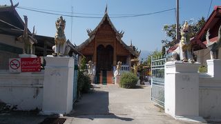旧市街地の西南にあります。