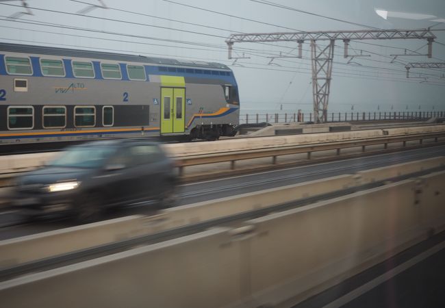 ベネチア本島とイタリア本土を結ぶ橋