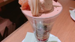 パフェおいしい