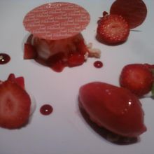 いちごのデザートです！