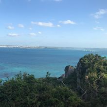 展望台からの伊良部大橋の眺め