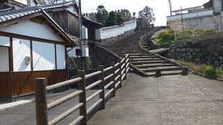 城下町杵築の南台武家屋敷に通じる坂道です!!