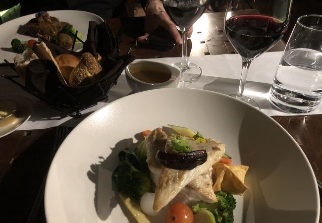 バトー ドバイ ディナークルーズ