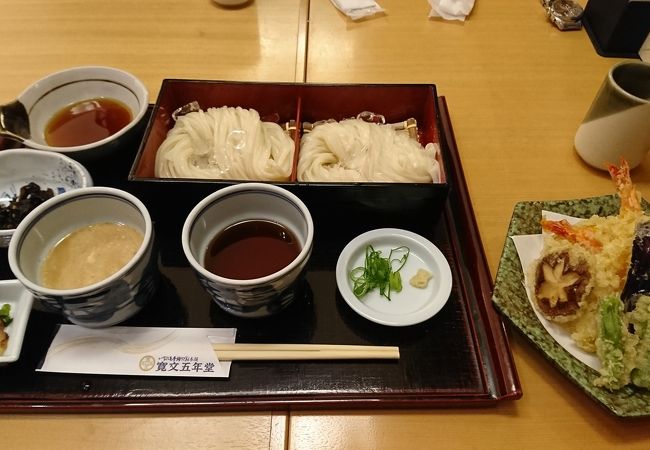 稲庭うどんの食べ比べ