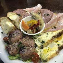 ボリューム満点の前菜5種盛り