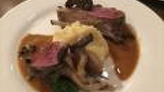 改装してさらにおシャれになって、相変わらずの美味しさ